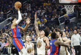 Gotovo, Detroit osvojio Istok!